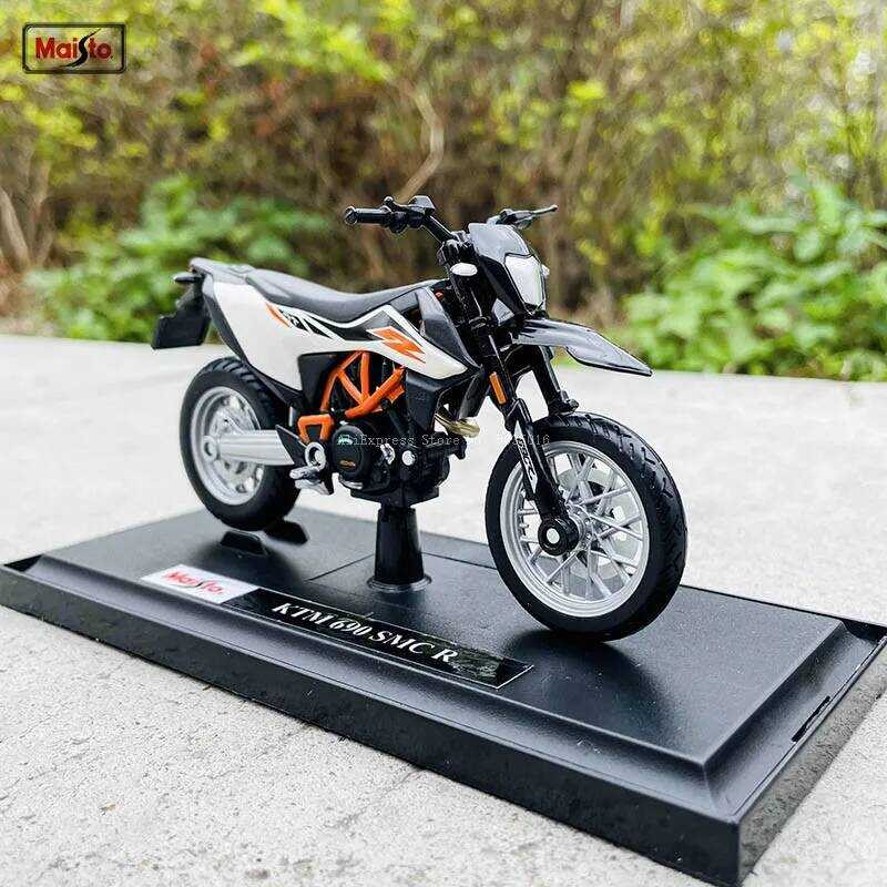C C Maisto 1:18 M 60 SMC R Static Die Casting Car Model Alloy Toy Collection Motorcycle Model Genui