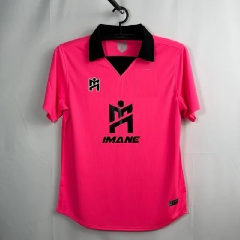 IMANE เสื้อกีฬาคอสีปก พร้อมโลโก้ M (IMANE )กลางตัว IMA1 002