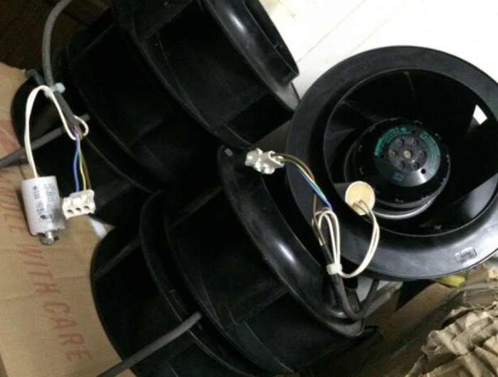เยอรมนี ebmpapst R2E225-BD92-09 230V พัดลมแรงเหวี่ยงพัดลมระบายความร้อนอินเวอร์เตอร์