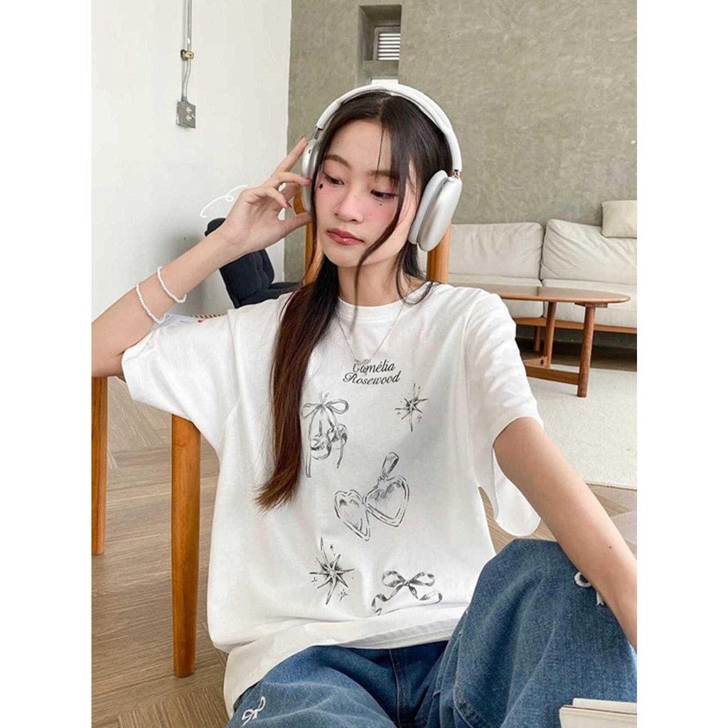 Papaya เสื้อยืด Oversize ลายโบว์สีขาวสำหรับผู้หญิง ผ้าฝ้าย 100% ใส่สบาย WS1133 Clothing Lady