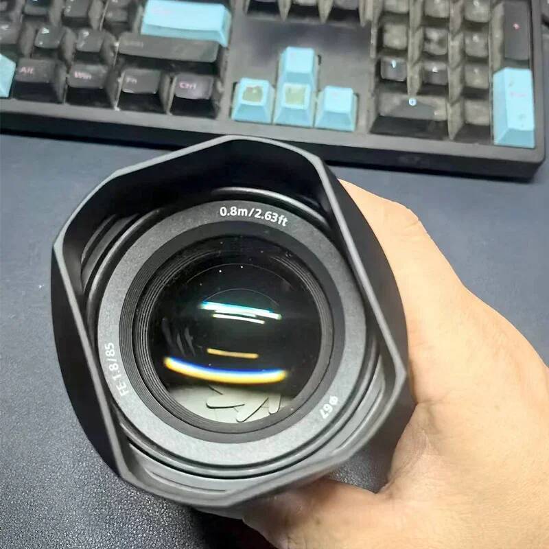 Bayonet Aluminium Square Lens Hood Lens Shade มาพร้อมหมวกสําหรับ Sony FE 85mm f1.8 SEL85F18 FE1.8/85