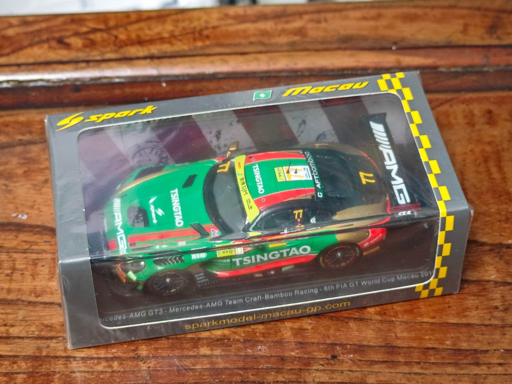 SPARK รุ่น 1/43 2019 มาเก๊า Benz AMG GT3 77 #Motara ภาพวาดเบียร์สีเขียว