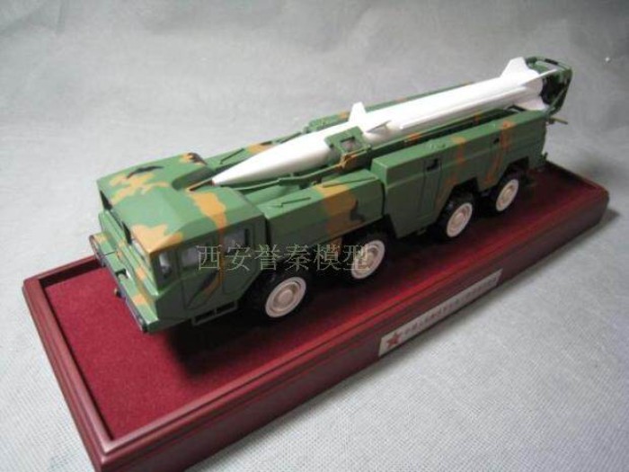 ในประเทศ 1/30 Dongfeng 11 Missile Transport Launcher DF-11 Ballistic Missile Alloy Model ผลิตภัณฑ์สํ