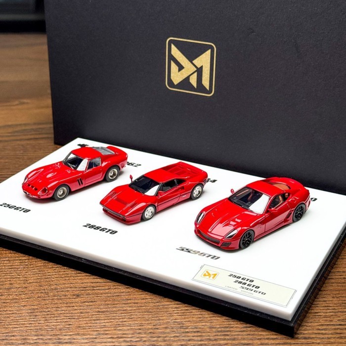 พร้อมสต็อก DMY 1: 64 Ferrari 250GTO ม้ากระโดด 288GTO 599GTO รถสามชุดรถเรซิ่นรุ่น
