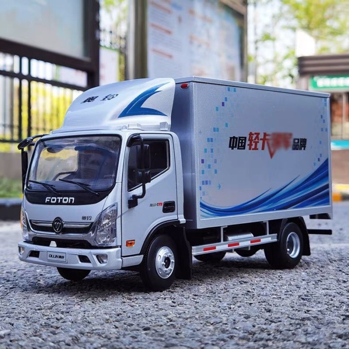 1: 22 Fukuda Olympic Van Olympic Truck Olympic Light Card OLLIN CTS Alloy Truck Model Jewelry