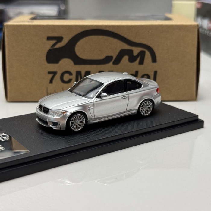 7 ซม.รุ่น 1: 64 BMW BMW 1M Coupe E82 จําลองรถรุ่นคอลเลกชัน