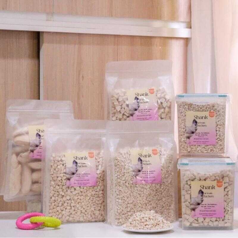 ฟรีซดรายสำหรับสุนัขและแมว Human Grade อกไก่เต๋ากลาง 500กรัม 1000กรัม แบบกระป่องและถุงรีฟิล สุดคุ้ม 6