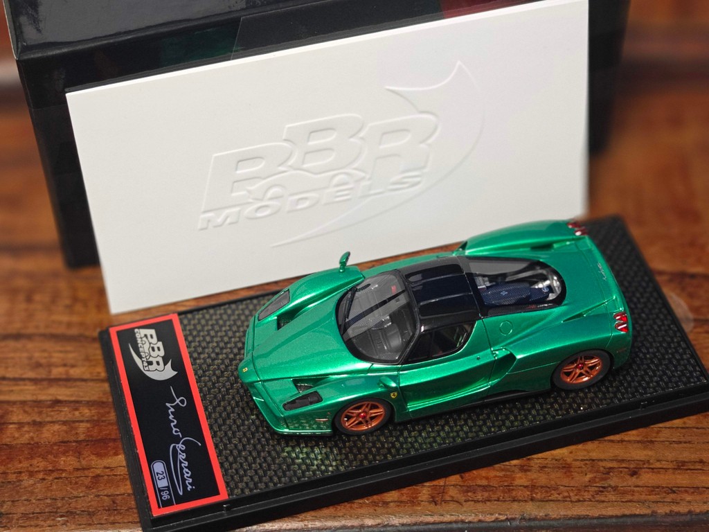 BBR รุ่น 1/43 FERRARI เอ็นโซ FERRARI เอ็นโซ 2002 สีเขียว