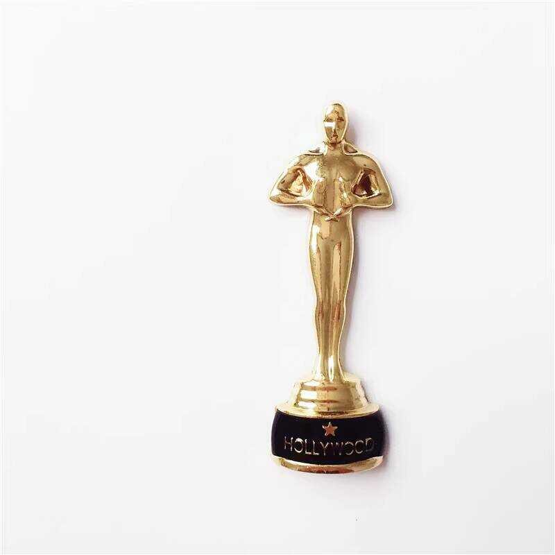 Hollywood Oscar Villain Trophy ตู้เย็นสติกเกอร์แม่เหล็กทองรูปปั้นElectroplating Nordic INSสไตล์อเมริ