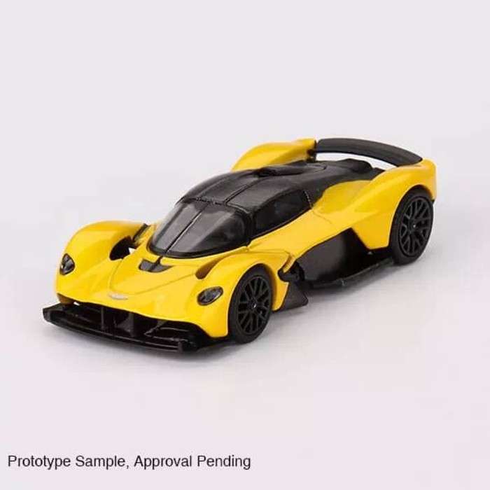 MINI GT 1: 64 #744 Aston Martin Aston Martin Car Model