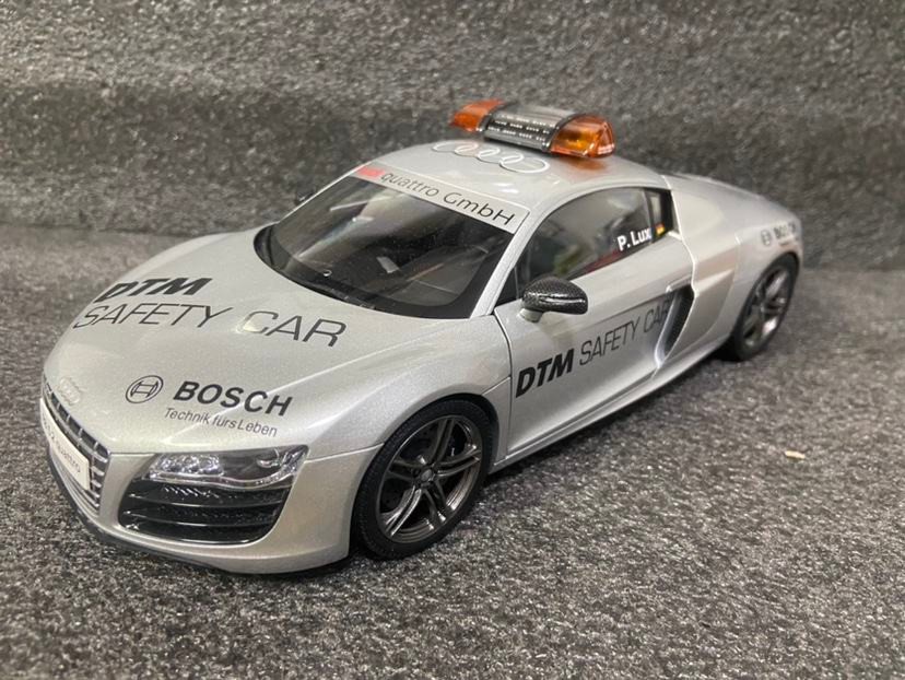 Jingshang kyosho 1: 18 Audi R8 Audi DTM 2010 Safety Car Alloy Car Model Out of Print Model