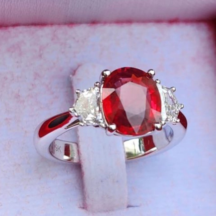 แหวนทับทิมธรรมชาติ 2.9 ct Songea Ruby Ring - 1 tcw Lab Diamond D VVS Ring - White Gold 9K