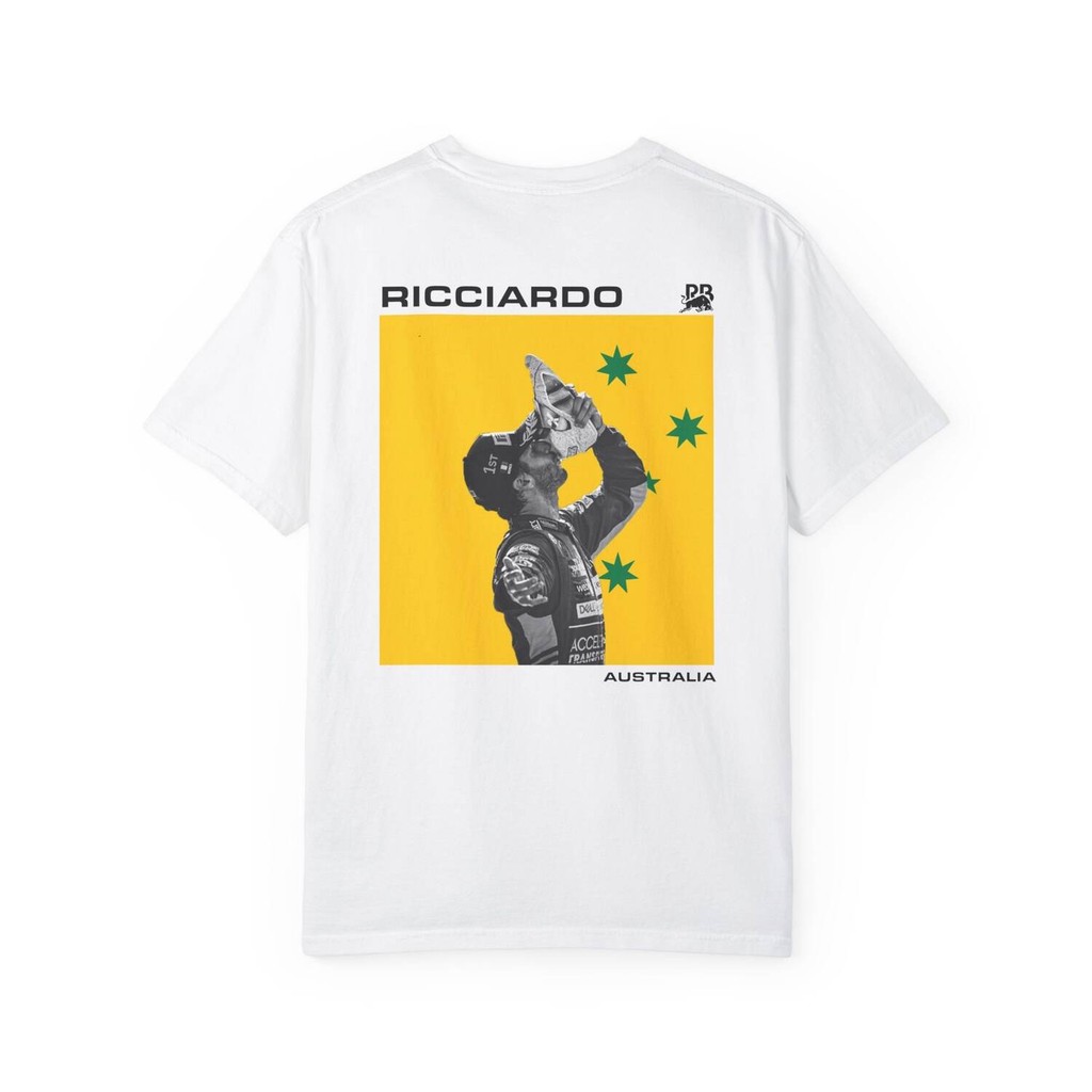Daniel Ricciardo Podium Flag Back Formula 1 เสื้อยืดผู้ชาย