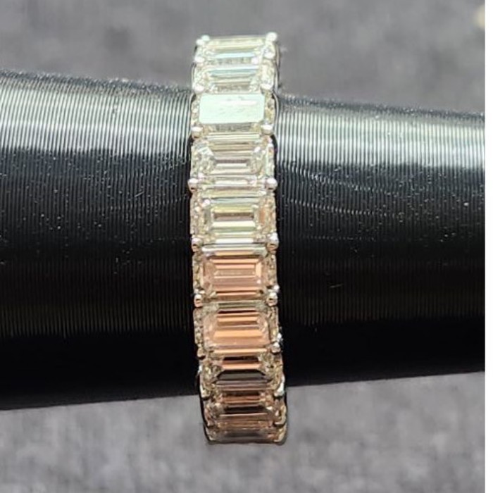 แหวนเพชร 3.7 ct Lab Diamond Eternity Ring ทองคำขาว 9K - D VVS