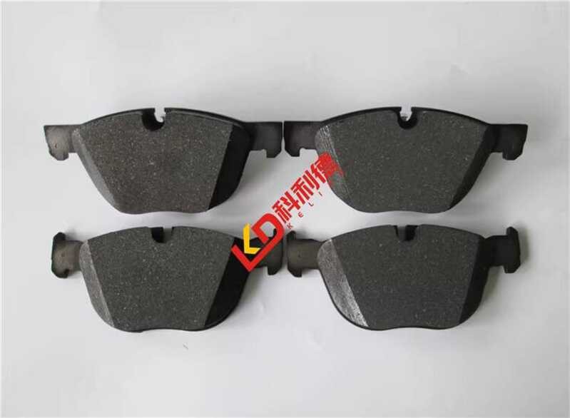 เหมาะสําหรับ BMW X1 X3 X5 X6 ผ้าเบรคหน้า 730 740 525 530 ผ้าเบรค 325 330 535