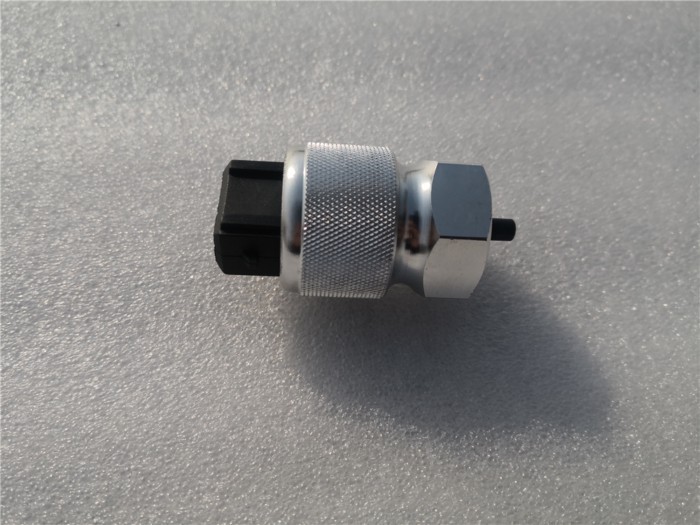 Car Speed Sensor Transmission MR122305 For Mitsubishi Montero Pajero / Shogun L200 / L400 V31W V32W