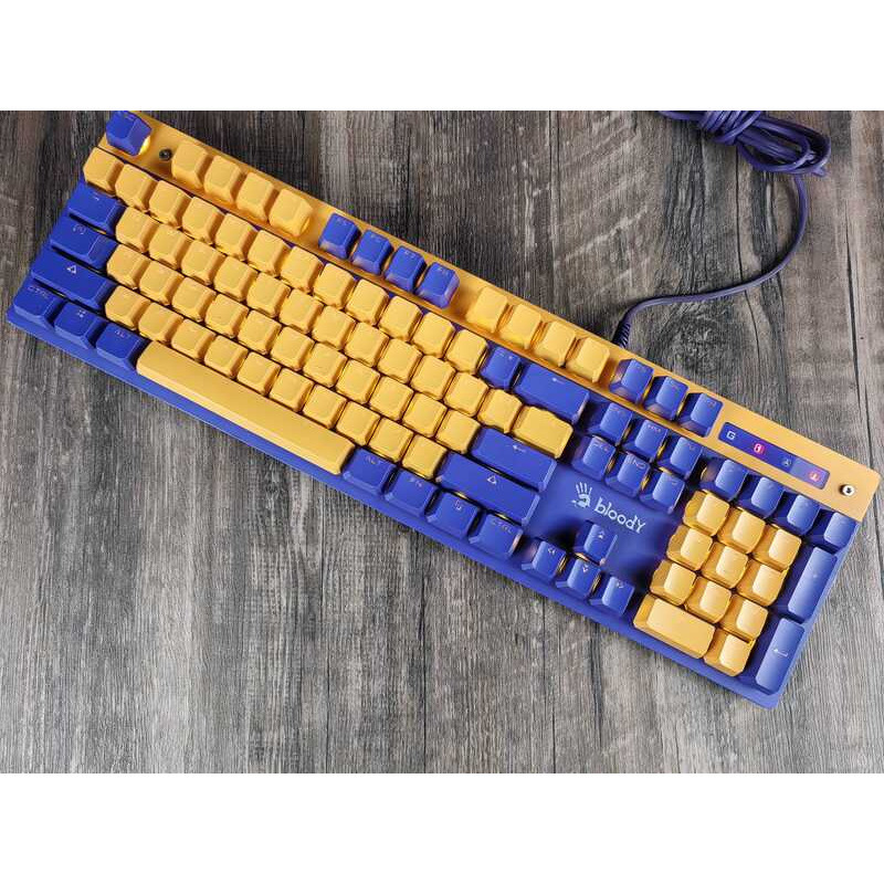 〖 มือที่สอง 〗 Shuangfeiyan Q500 Flying Axis Keyboard Blood Hand Ghost Gaming Gaming Gaming Keyboard