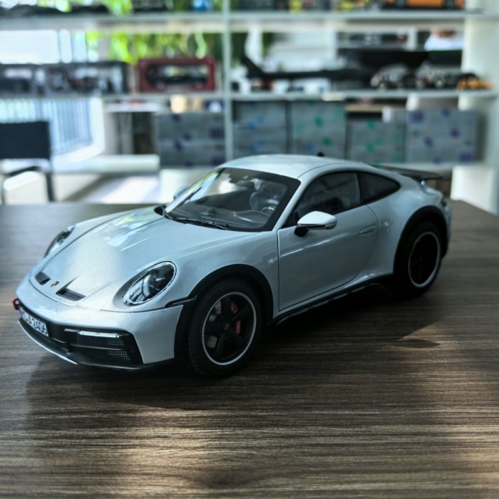 NOREV Norwell 1: 18 Porsche 911 Dakar Edition Dakar จําลองรถรุ่นตกแต่งรถออกจากรุ่นรถพิมพ์