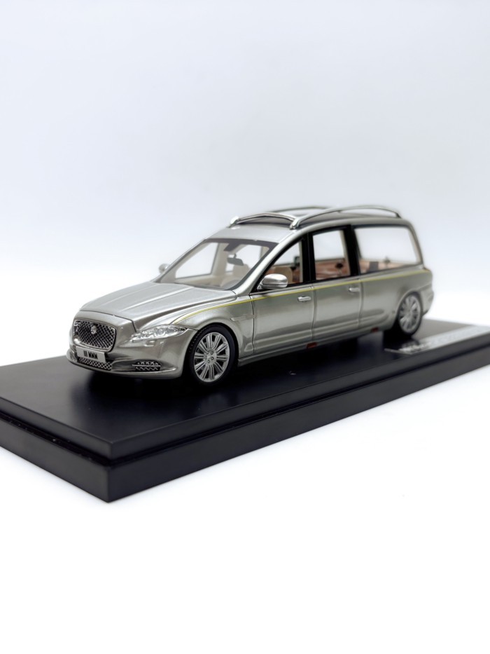 GLM 1/43 Jaguar XJ Jaguar XJ X351 2012 Wilcox เรซิ่นรถรุ่น Out of Print Car Model