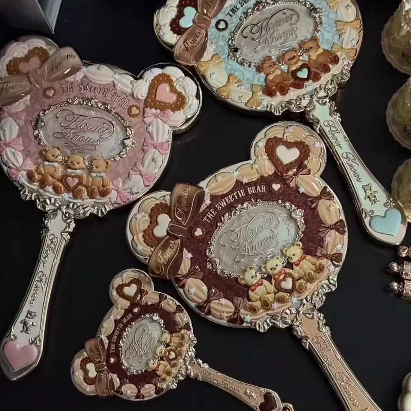 Flower Knows Flower Knows Bear Mirror Sweetheart Hand Mirror 2025 สินค้าใหม่ กระจกพกพา