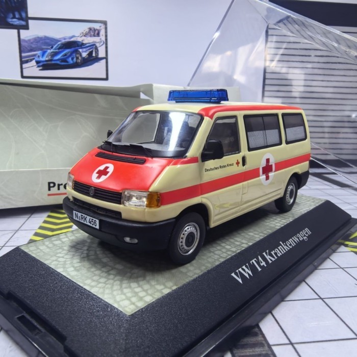 1/43 Volkswagen T4 Krankenwagon รุ่นรถพยาบาล