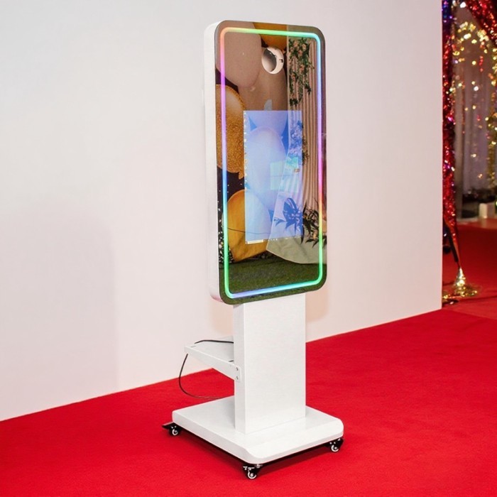 2025 Latest Trend LCD Touch Screen Photo Booth Shell Party Selfie DSLR Mirror Photo Booth Machine w