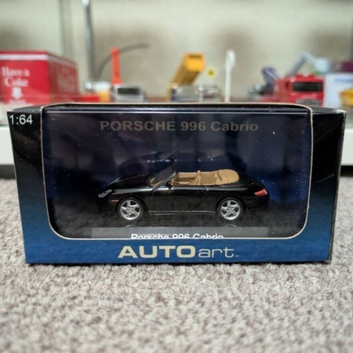 1: 64 autoart autoart autoart porsche 911 turbo 996 เปิดประทุนสีดํา Jingshang โมเดลรถเดิม