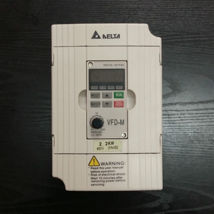 Input 3ph 380V Output 3ph Inverter VFD022M43B，2.2kW 3HP 0~480V 5A 0.1~400Hz Delta Inverter