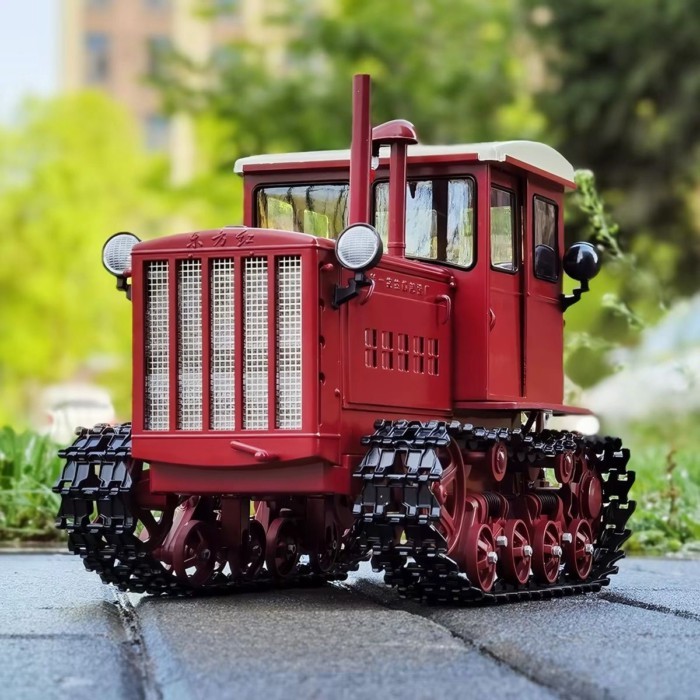 1: 12 Oriental Red 54 Track Tractor รถโลหะผสมรุ่น North University Wild Tractor Alloy
