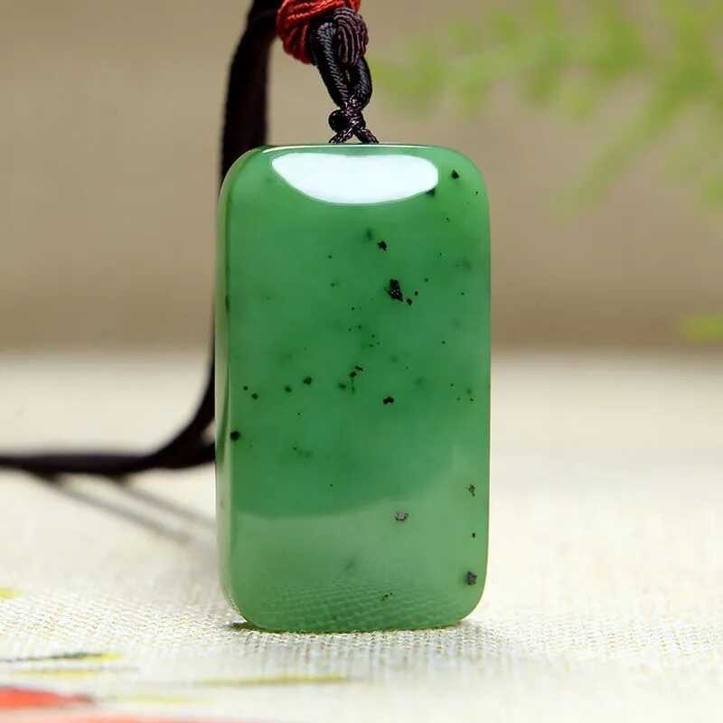 Xinjiang Hetian Jade Jasper Brand Safe Bread Brand Drum Noodle Brand Pendant Kiwi Jade Pendant
