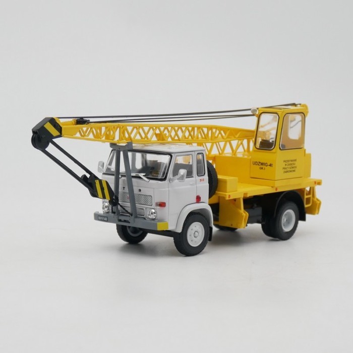 IXO 1: 43 Star A28 ZS-4 Polish Star with Car Hanging Alloy Car Model Toy Car