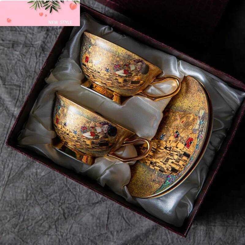 En Bone China Coffee And Saucer Retro Porcelain Cup สําหรับวันเกิดคู่ชุดของขวัญกล่อง