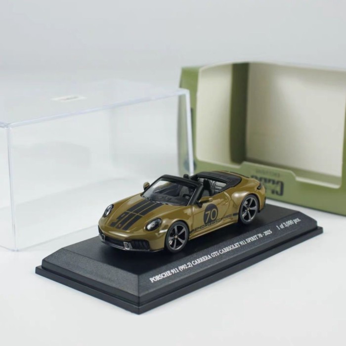 Mini Cut 1/64 Porsche 911 992.2 Carrera Convertible GTS Model