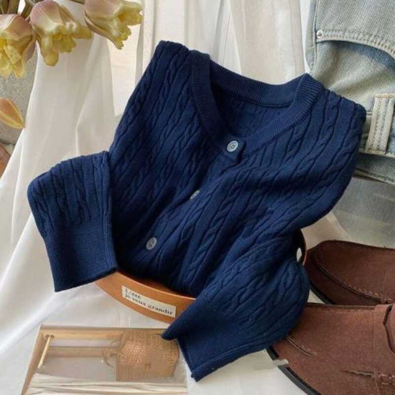 2026เสื้อแจ็คเก็ตถักสไตล์ใหม่เสื้อคาร์ดิแกนผู้หญิงด้านนอกเสื้อสเวตเตอร์บางสีทึบด้านนอกถักแขนยาวด้านบนผู้หญิงอินเทรนด์