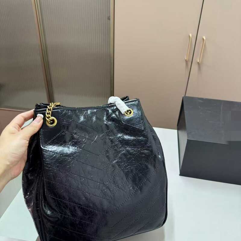W Yang Shulin All-Match Bag Female Oil Wax Cowhide Chain Flow