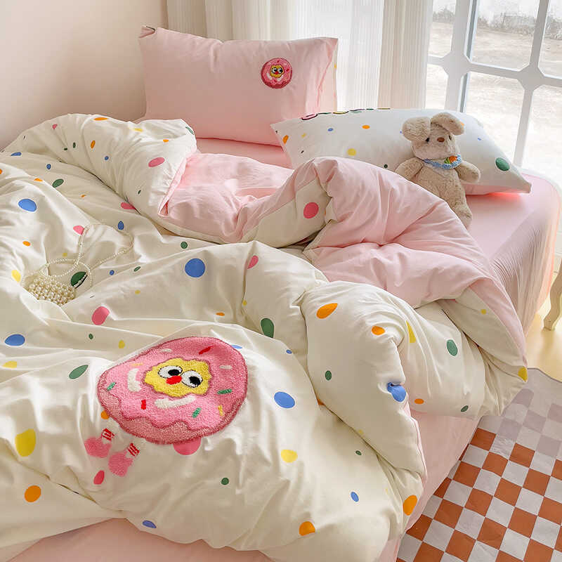 ชุดผ้าฝ้ายพอลคอดอตดอนัท ผ้าขนหนูปัก 3 หรือ 4 ชิ้น พร้อมผ้าปูที่นอนและผ้านวม ขนาด 1.8x1.5 เมตร