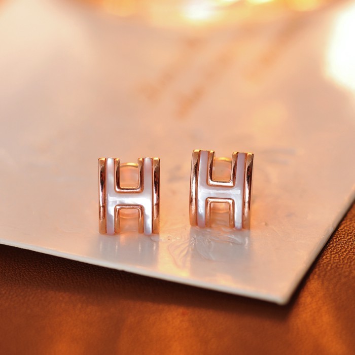 20 สร้อยคอ Niche High-End Rose Gold H สร้อยคอ Mother-of-Pearl จี้หรูหรา Niche ต่างหูเงินสเตอร์ลิงเข็