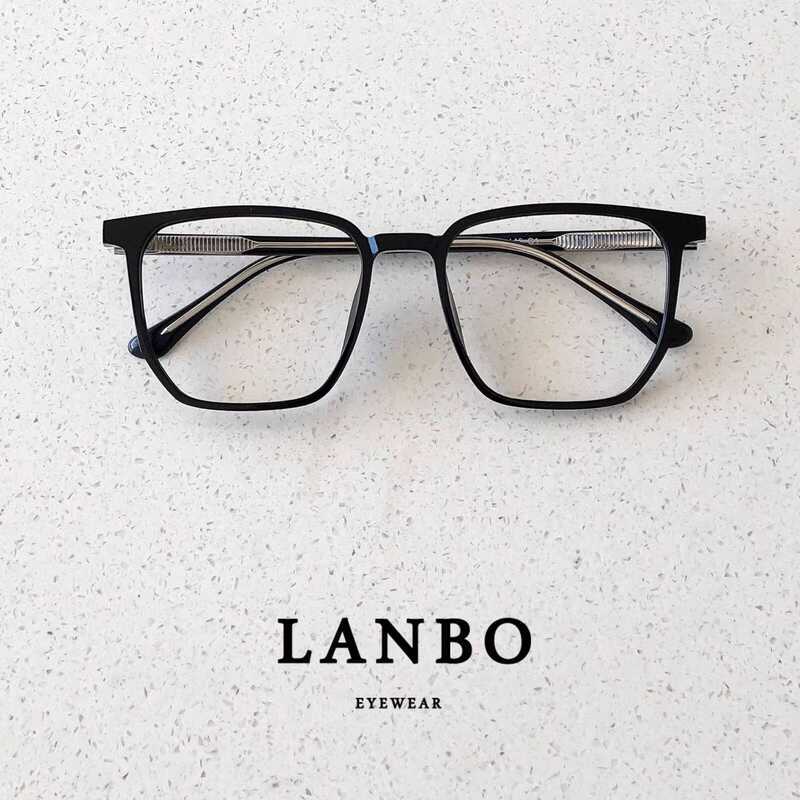 Sven ไม่สม่ําเสมอกรอบสี่เหลี่ยมสายตาสั้นแว่นตากรอบชาย Street สีดํา Sven กรอบใหญ่แสดงใบหน้าหญิงตัวน้อ