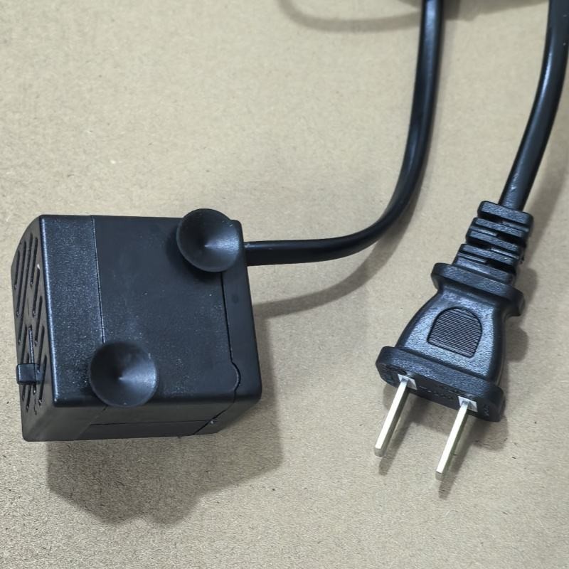 ตู้ปลาปั๊มจุ่มแบบพกพา HK-200 และ HK-300 มาพร้อมปลั๊ก