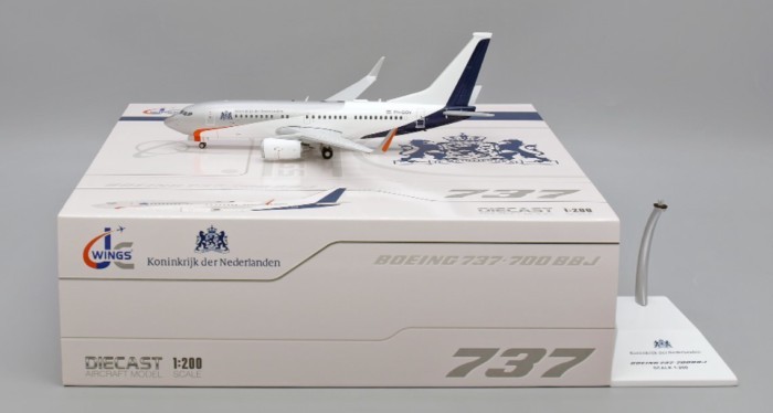 พร้อมสต็อก JC Wings นักวิชาการดัตช์ B737-700 PH-GOV 1: 200 Alloy Model Out of Print Model