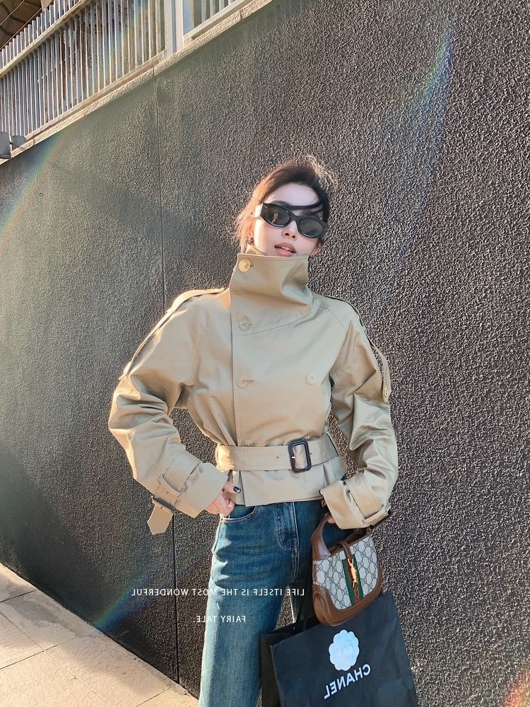 แจ็คเก็ตสองหน้าอกสีกากีสั้นคอสูง เสื้อกันลมผู้หญิง สำหรับฤดูใบไม้ผลิและฤดูใบไม้ร่วง ในสไตล์เกาหลีที่สวมใส่ง่ายและสบาย