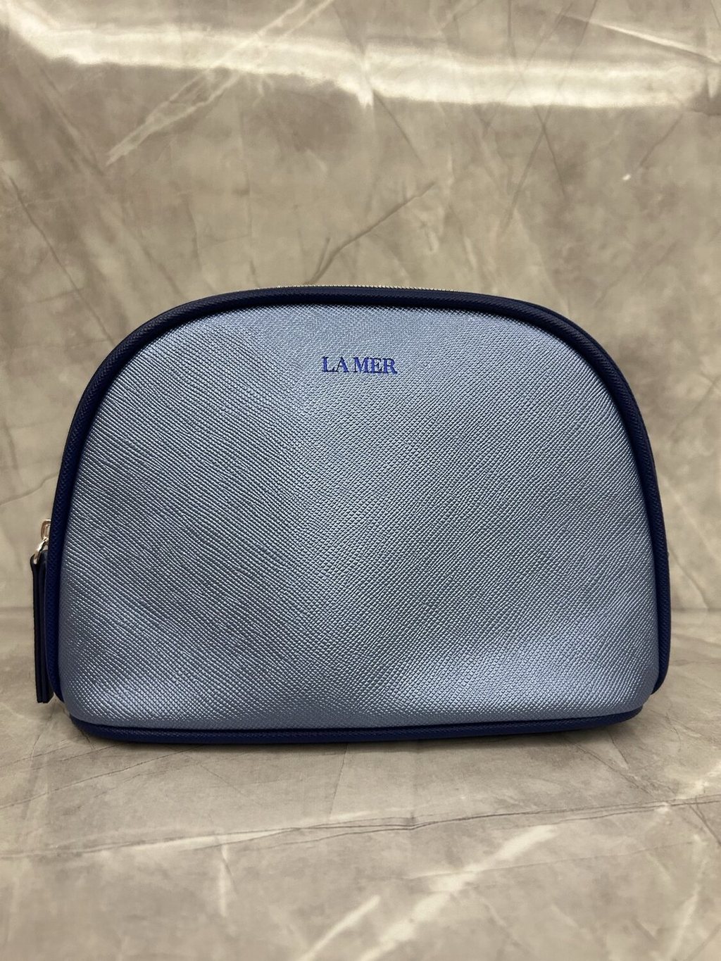 ส่วนบุคคลส่วนลดในเวลาฟางพิเศษ/83 ทะเลสีฟ้าลึกลับตัวอย่างชุดสี่ชิ้นที่มีถุงเครื่องสําอางสีฟ้าบรรจุน้ํ