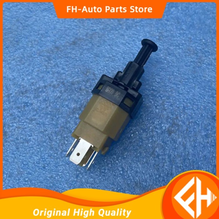 original Brake Switch for Chinese CHERY ARRIZO 3 5 TIGGO QQ E3 E5 x1 G5 A3 A5 Auto car motor parts