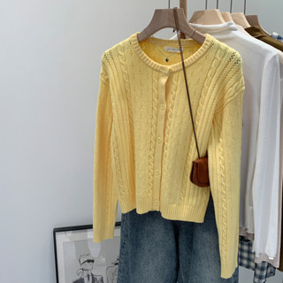 94556 เสื้อสเวตเตอร์แขนยาวคัตเอาท์คอกลม สีเหลือง