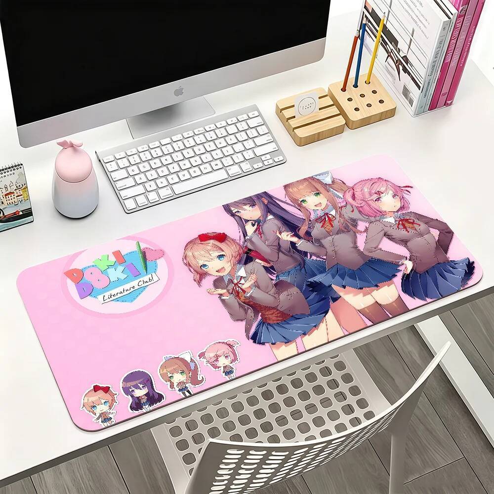 เกม DDLC แผ่นรองเมาส์สาวน่ารักสําหรับเล่นเกมสํานักงานและคีย์บอร์ดกันลื่นกันน้ําขนาดใหญ่