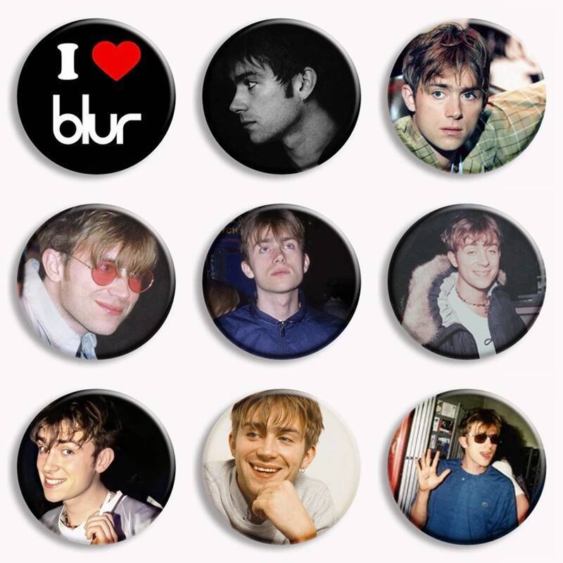 Creative I Love Damon Albarn ตลกปุ่ม Pin I Love Blur เข็มกลัด Badge สําหรับกระเป๋าเป้สะพายหลังหมวกอุ