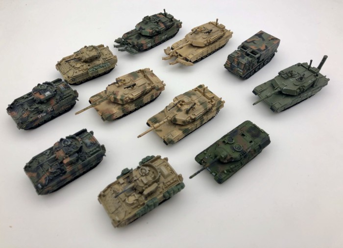 Veyron CAN.DO1/144M1A1 เสือดาว 1A4 ถัง M2/M3 Bradley Chariot M270 Rocket Launcher คลังสินค้าพร้อม