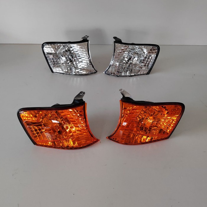 2Pcs Car Fron Turn Signal Lamp Corner Light For Toyota CHASER GX100 JZX100  1996 to 2001