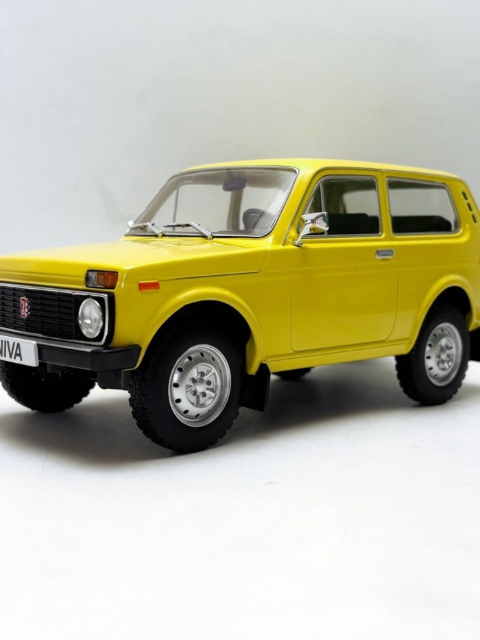Out of Print Model MCG 1/18 Lada Niva Lada Niva 1978 รถรัสเซีย Lada Niva Alloy Car Model Collection
