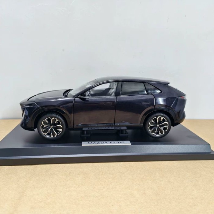โมเดลรถ Changan MAZDA EZ-60 ดั้งเดิมพลังงานใหม่ MAZDA EZ60 1: 18 โมเดลรถโลหะผสม